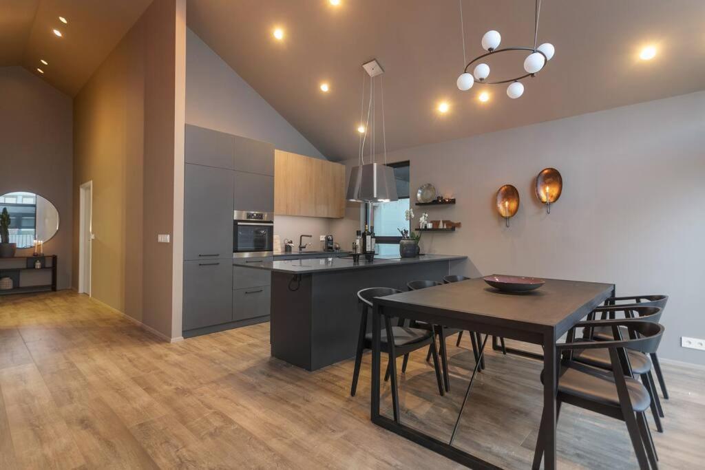 Casa vacanze Old Listing Luxury Down Town Free Parking *